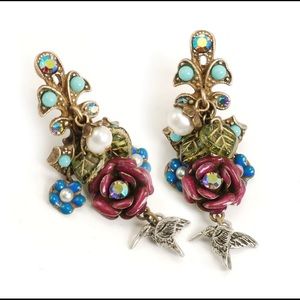 Hummingbird & Roses Amazing Vintage Vibe Earring